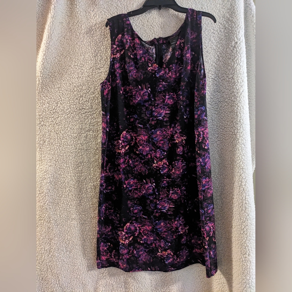 mark. Black and Pink Mini Dress V-Neck Sleeveless